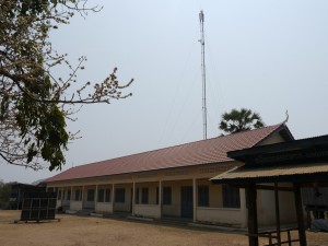 Kratie: Insel Koh Rougniv, Schule und Handy-Mast