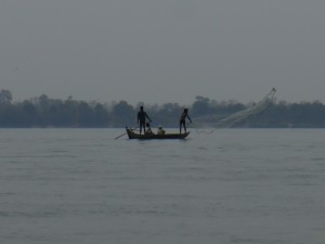 Kratie: Fischer auf dem Mekong