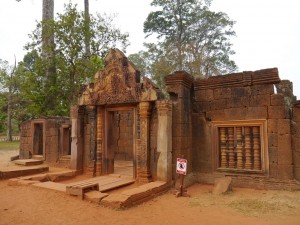 Banteay Srei, Eingangstor