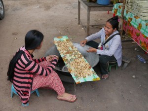 Siem Reap: Palmzucker, kleine Probiererli für die Touristen