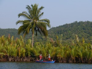 Koh Kong: 4 River Floating Lodge, Fischer bei der Arbeit