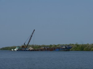 Koh Kong: Tatai Fluss Sandgewinnung