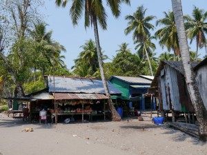 Koh Kong: Fischerdorf Kaoh Sralau, Dorfladen