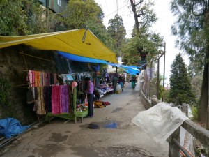 Darjeeling: Strassenhändler am neuen Standort