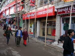 Darjeeling: Pizza Hut in der Hauptgasse